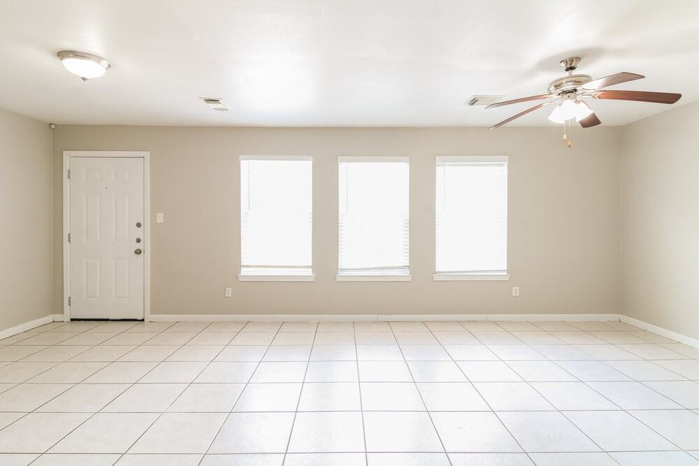 13732 W Cancun Dr - Photo 6 of 17
