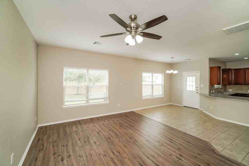357 Saddlehorn Way - Photo 6 of 17
