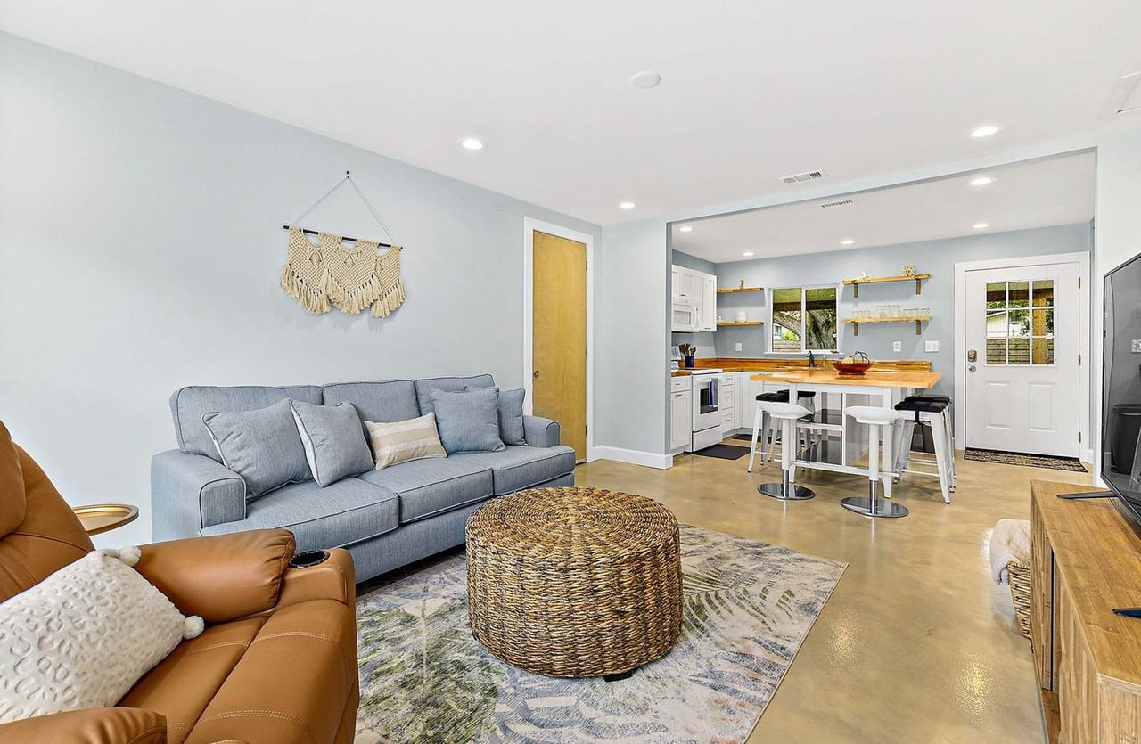 107 A St Apt B #1281970P - Photo 2 of 32