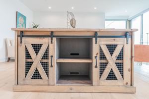 featured image of 5511 Los Robles Dr