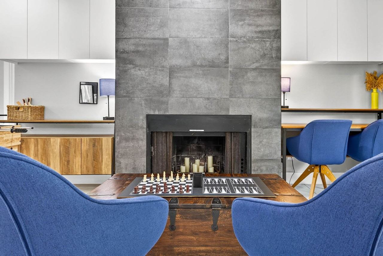 318 S Burlingame Ave #1297050P - Photo 7 of 50