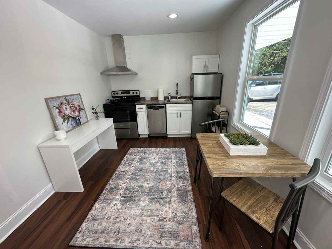 1215 Buncombe Rd #1234770P - Photo 5 of 24