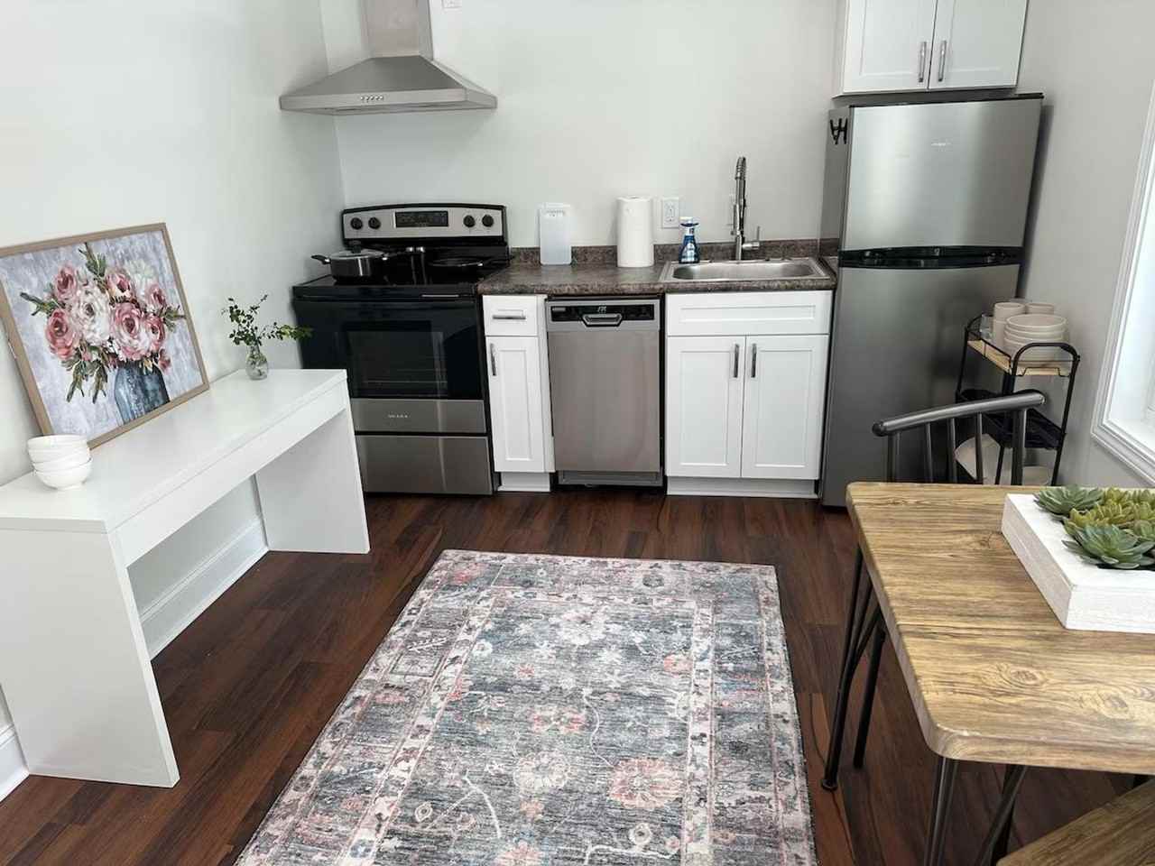 1215 Buncombe Rd #1234770P - Photo 6 of 24