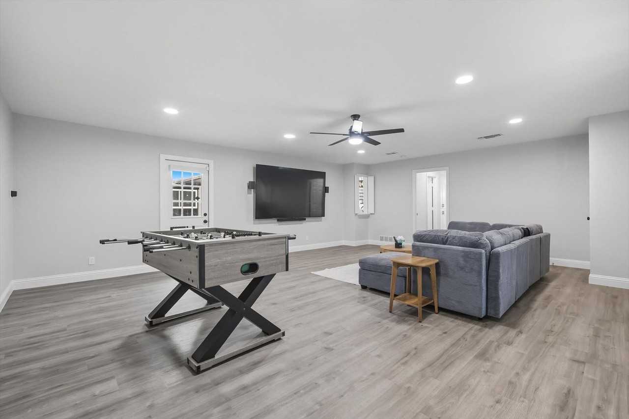 3667 High Rd #1302354P - Photo 6 of 50