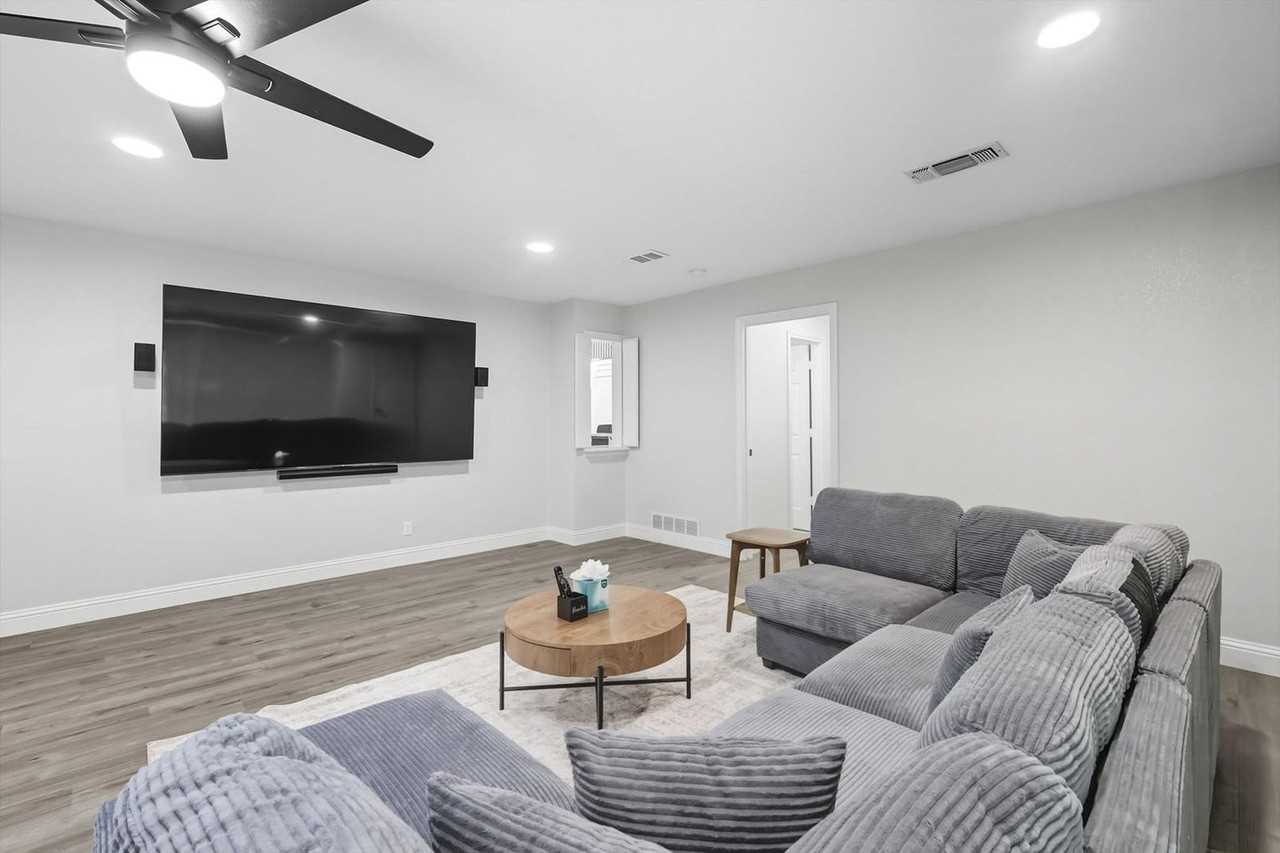 3667 High Rd #1302354P - Photo 7 of 50