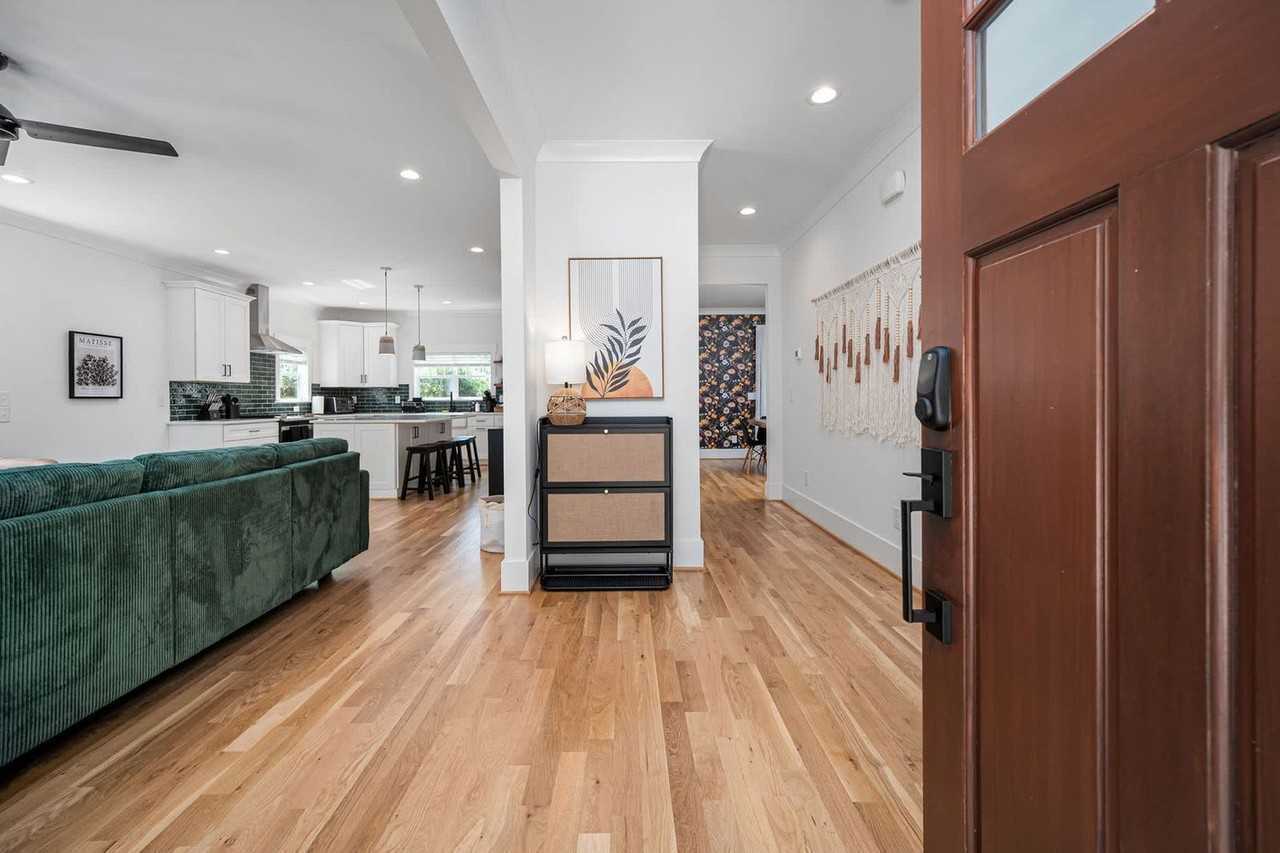 2019 James St #1300730P - Photo 3 of 50