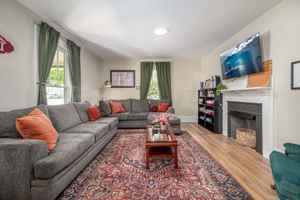 featured image of 500 West Rosemary Street