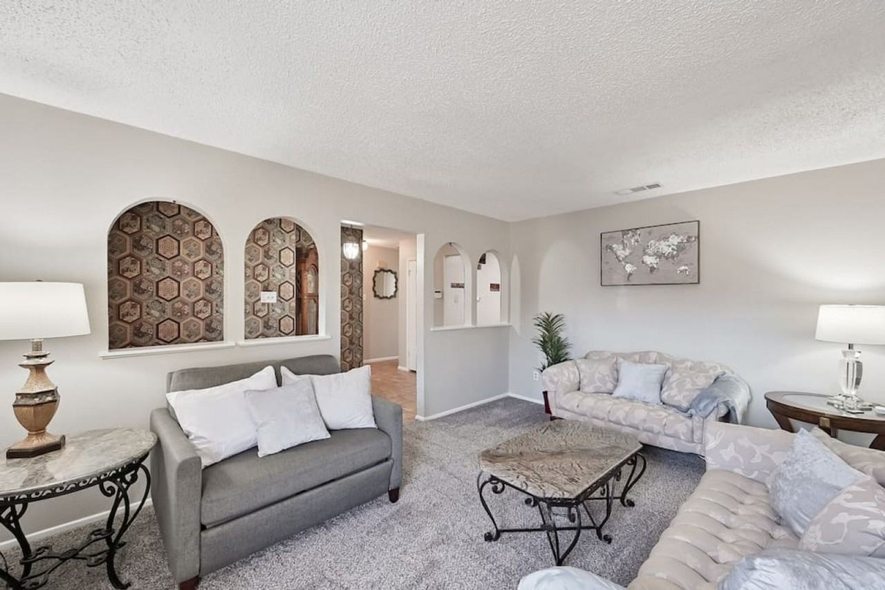 1712 Meadow Lane Ter #1301585P - Photo 4 of 32