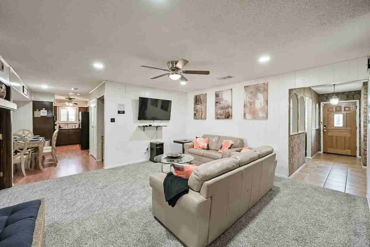 1712 Meadow Lane Ter #1301585P - Photo 5 of 32