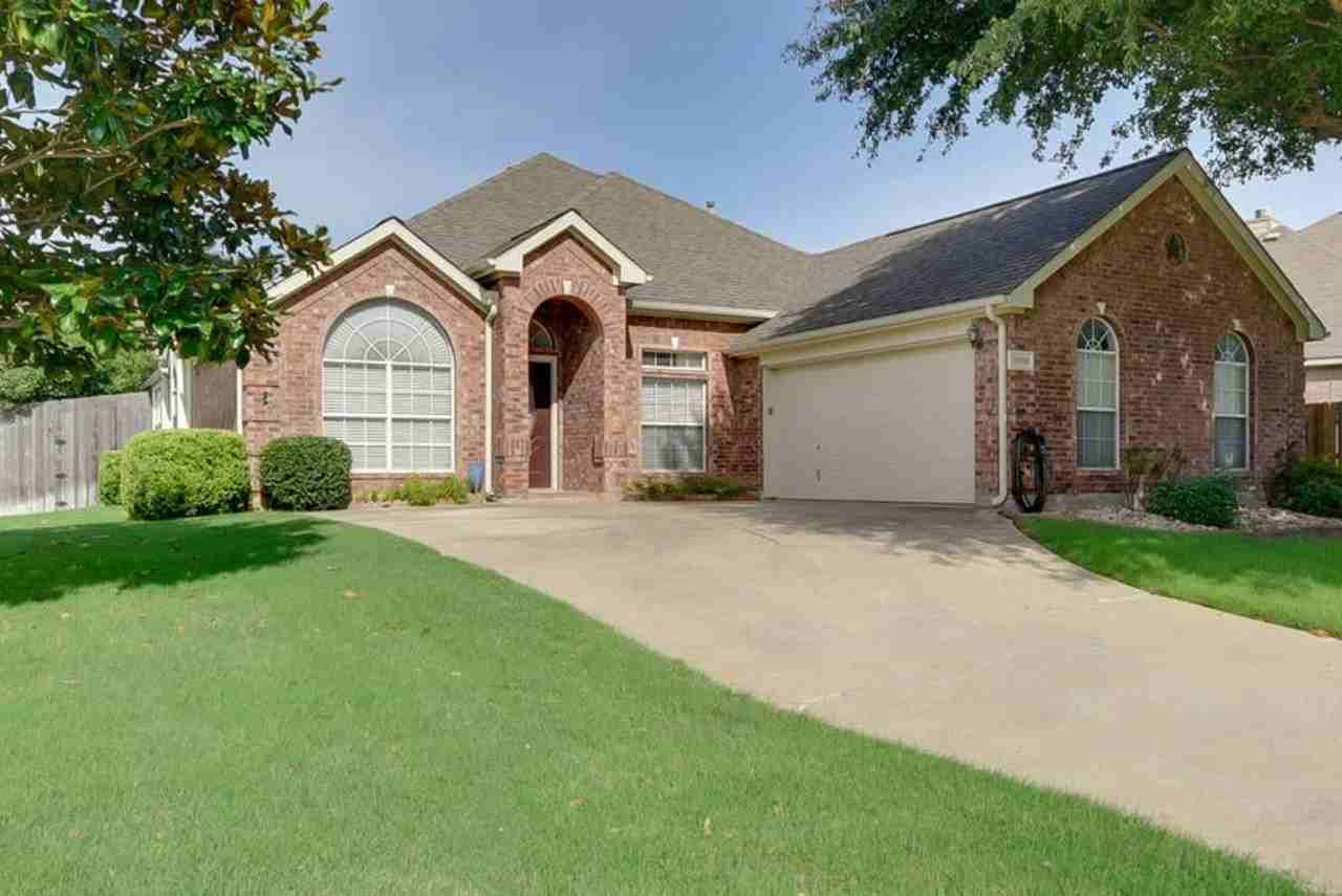 1705 Fairfax Dr #1301578P - Photo 6 of 37