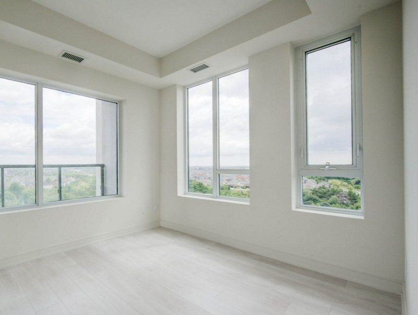 8010 Derry Road West - Photo 3 of 11