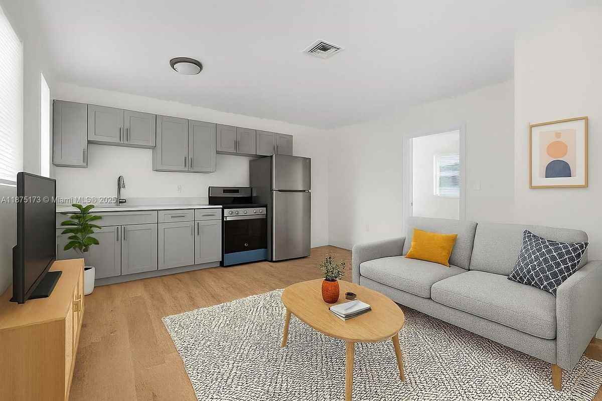 18350 Sw 105th Ave ##1 - Photo 2 of 3