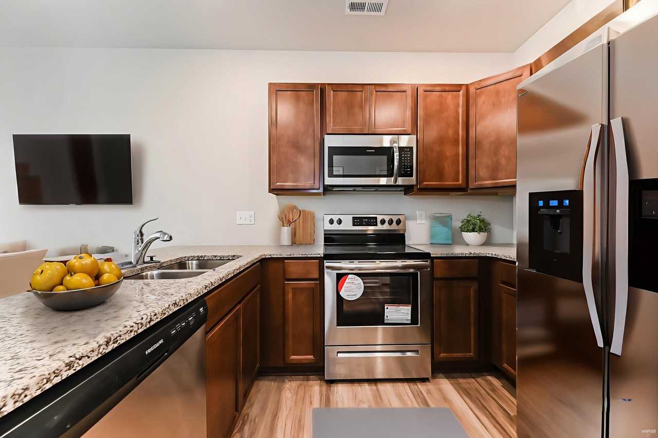 2804 Summer Townes Way - Photo 3 of 33