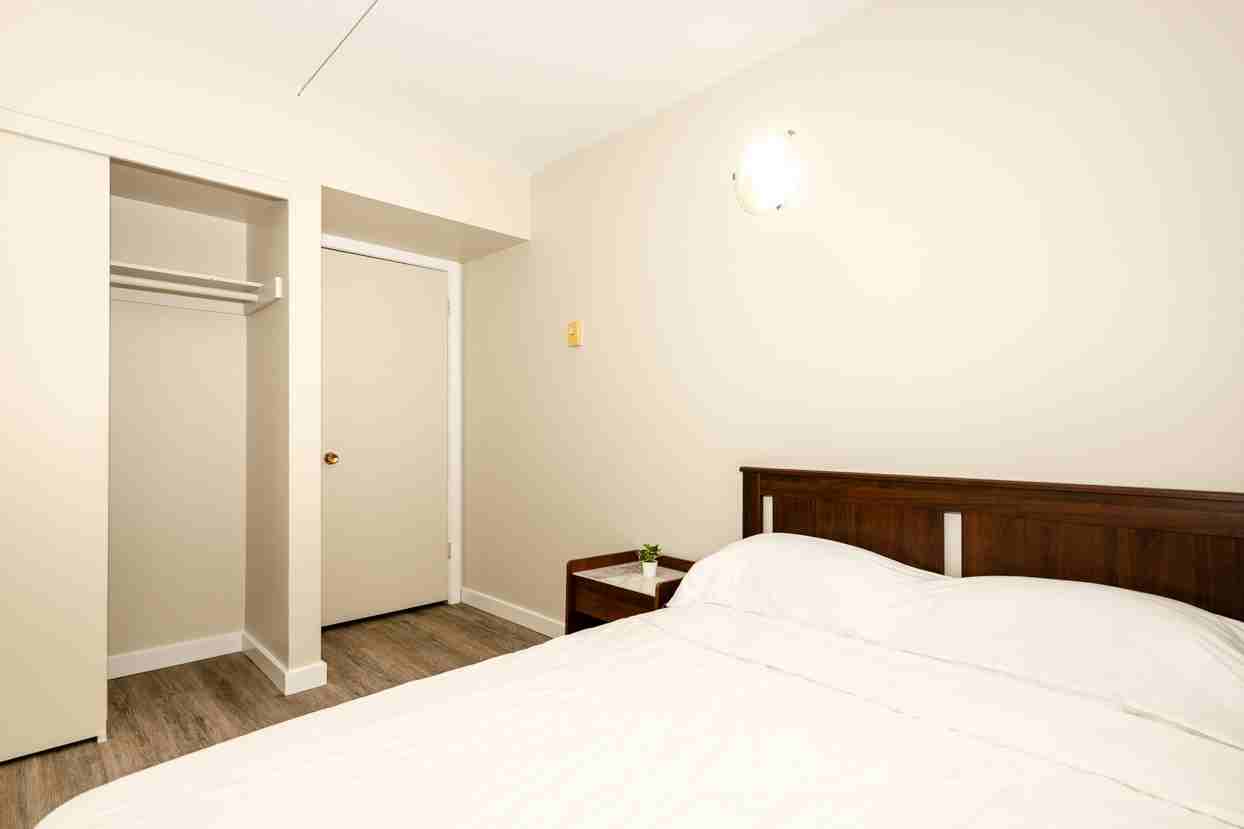 88 SouthPark Drive - Photo 3 of 34