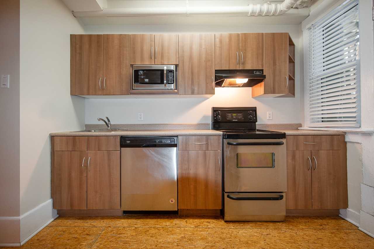 980 Wolseley Avenue - Photo 2 of 14