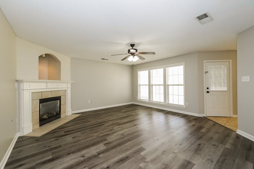 9456 Stone Point Dr - Photo 4 of 17