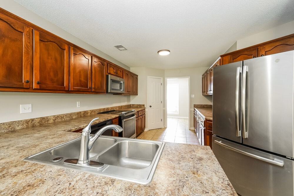 9456 Stone Point Dr - Photo 7 of 17