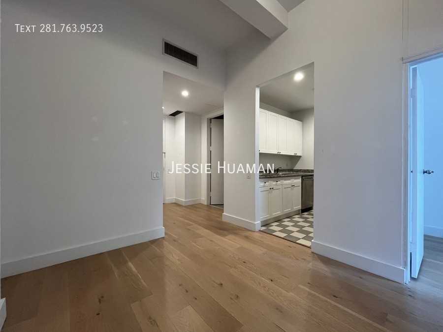 Park & Park Place #9DE - Photo 3 of 10