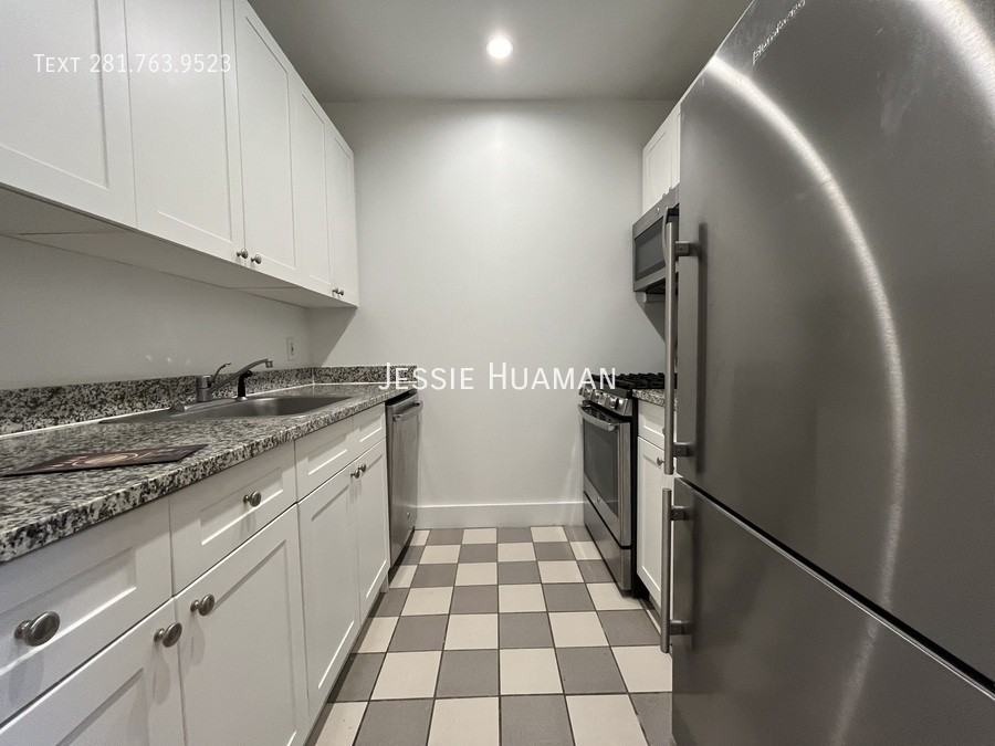 Park & Park Place #9DE - Photo 4 of 10