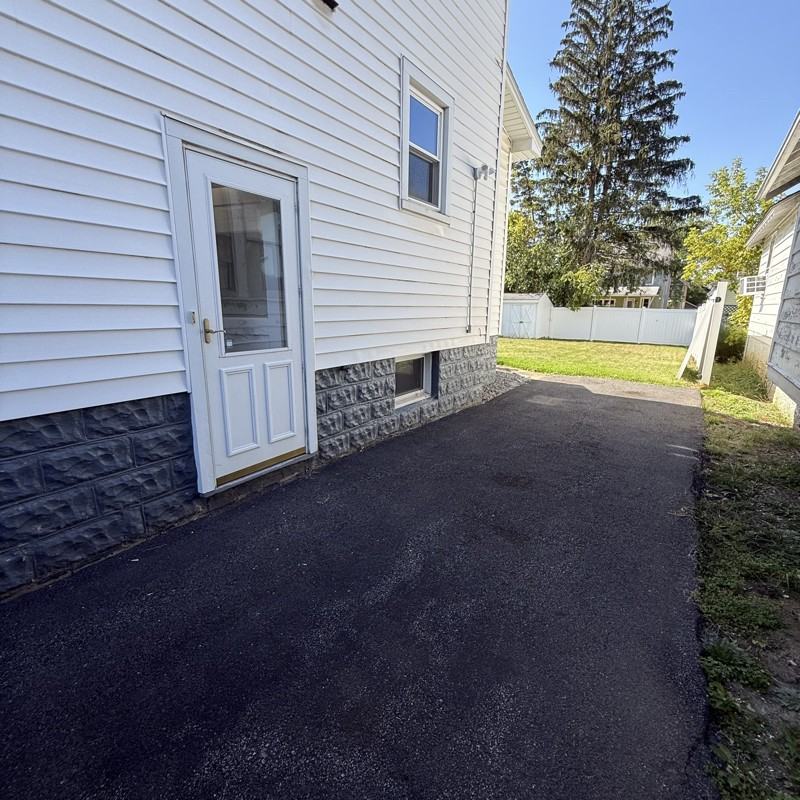 1804 Storrs Avenue - Photo 4 of 36