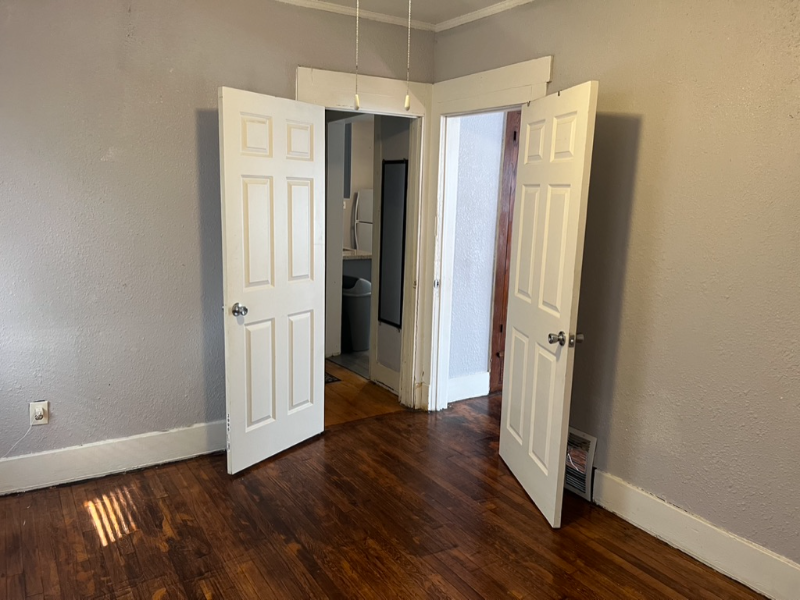 3138 N 16th St #LWR - Photo 5 of 8