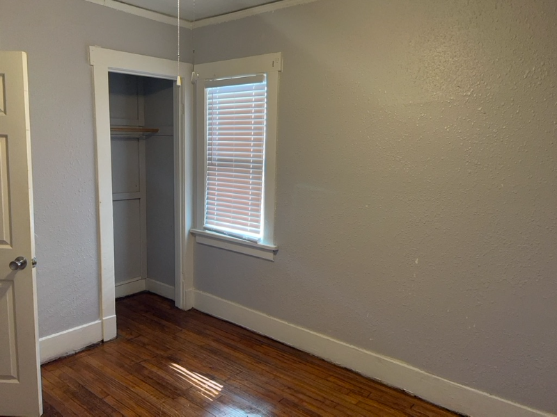 3138 N 16th St #LWR - Photo 7 of 8