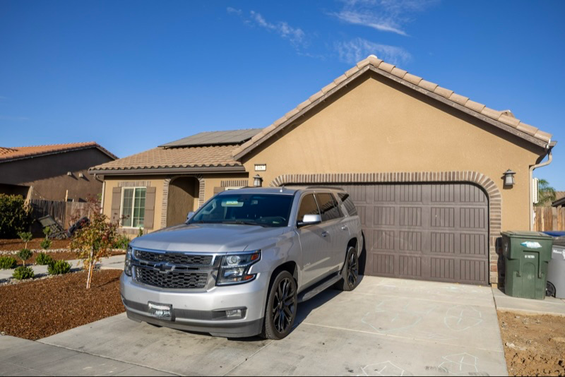 1087 S Orangewood Dr - Photo 2 of 20