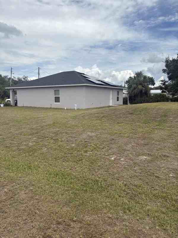 327 Tyler St - Photo 2 of 45