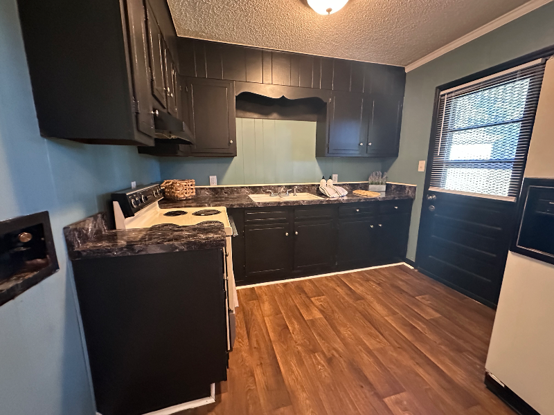 100A Robbins Ave - Photo 3 of 11