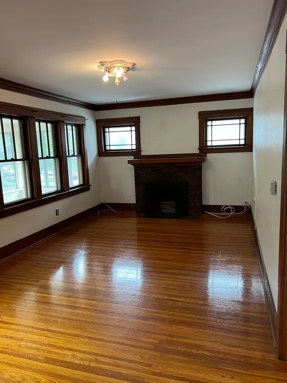 204 Genesee Park Blvd - Photo 3 of 11