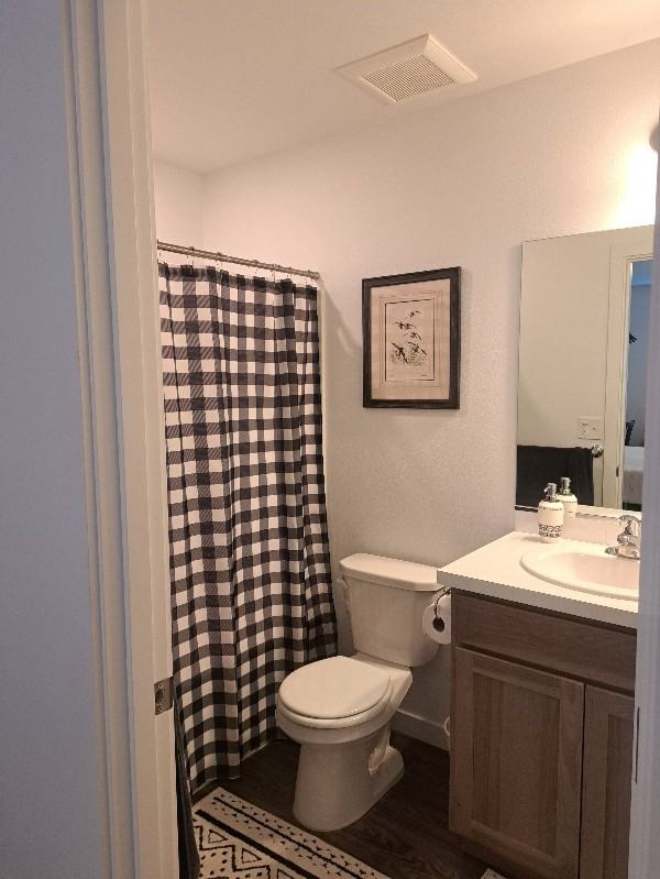 1023 Ne Emerald Dr #1 - Photo 2 of 8