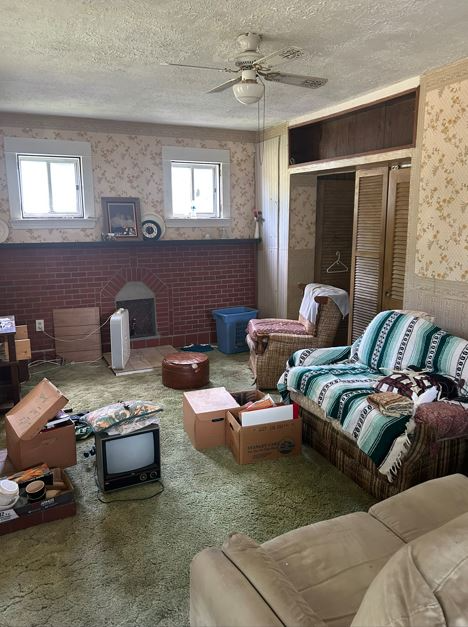 4008 Cedarwood Ave - Photo 3 of 9