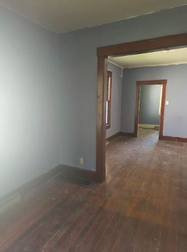 437 W Pierce St - Photo 2 of 6