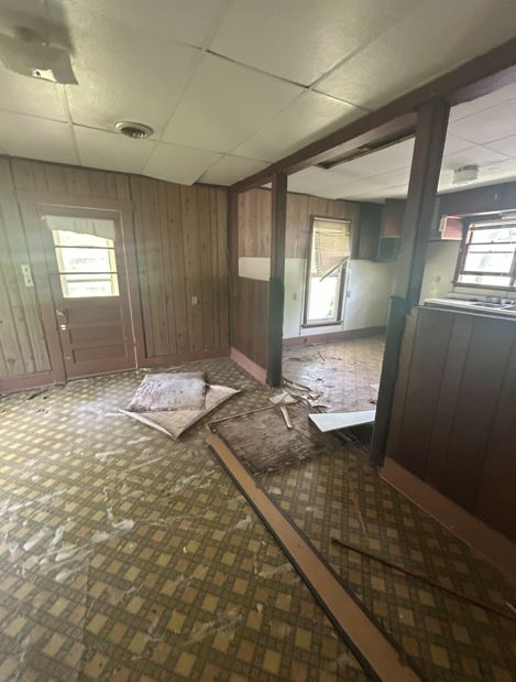 1009 Ernest St - Photo 2 of 6