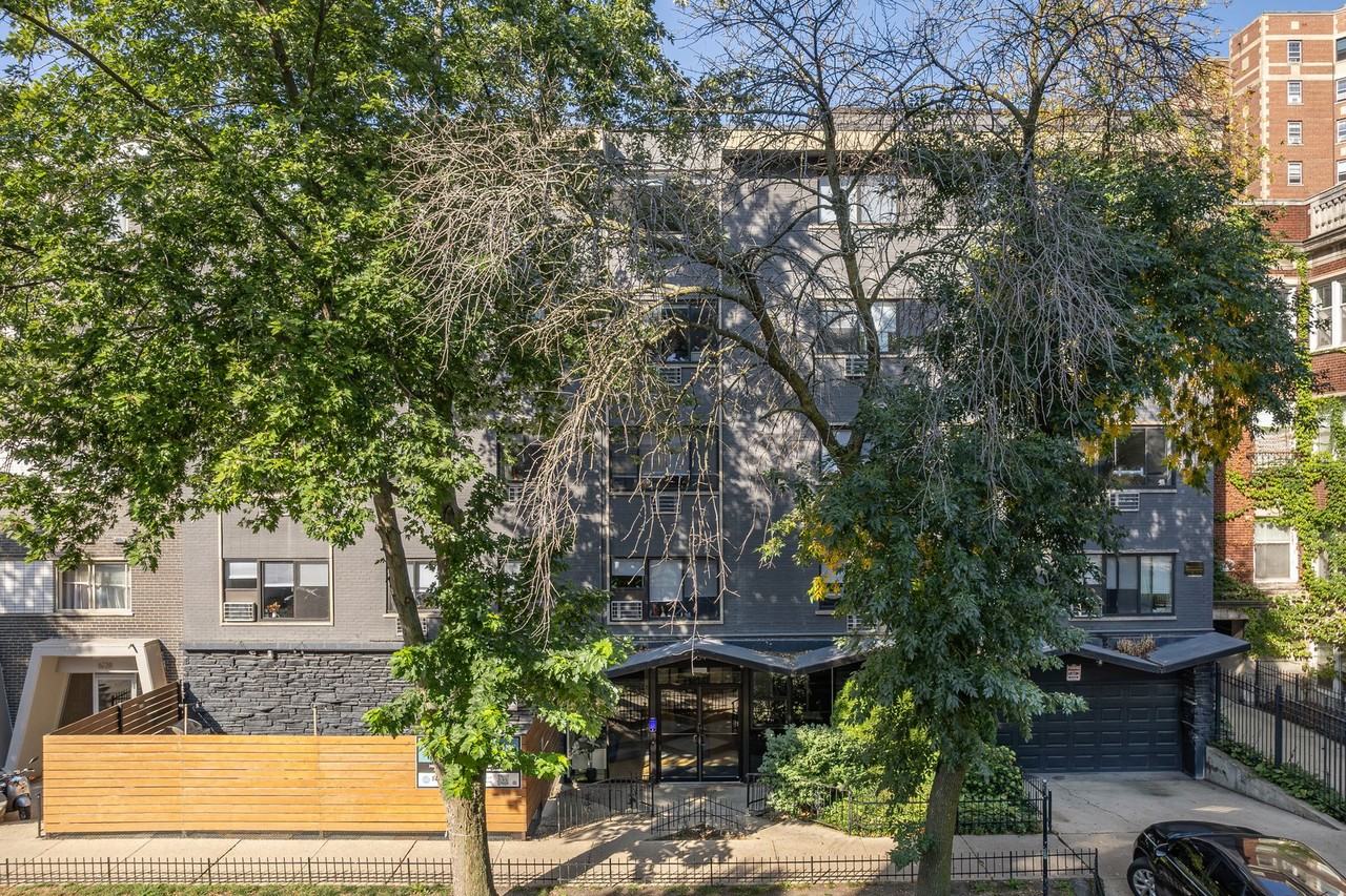 6134 N Kenmore - Photo 4 of 30