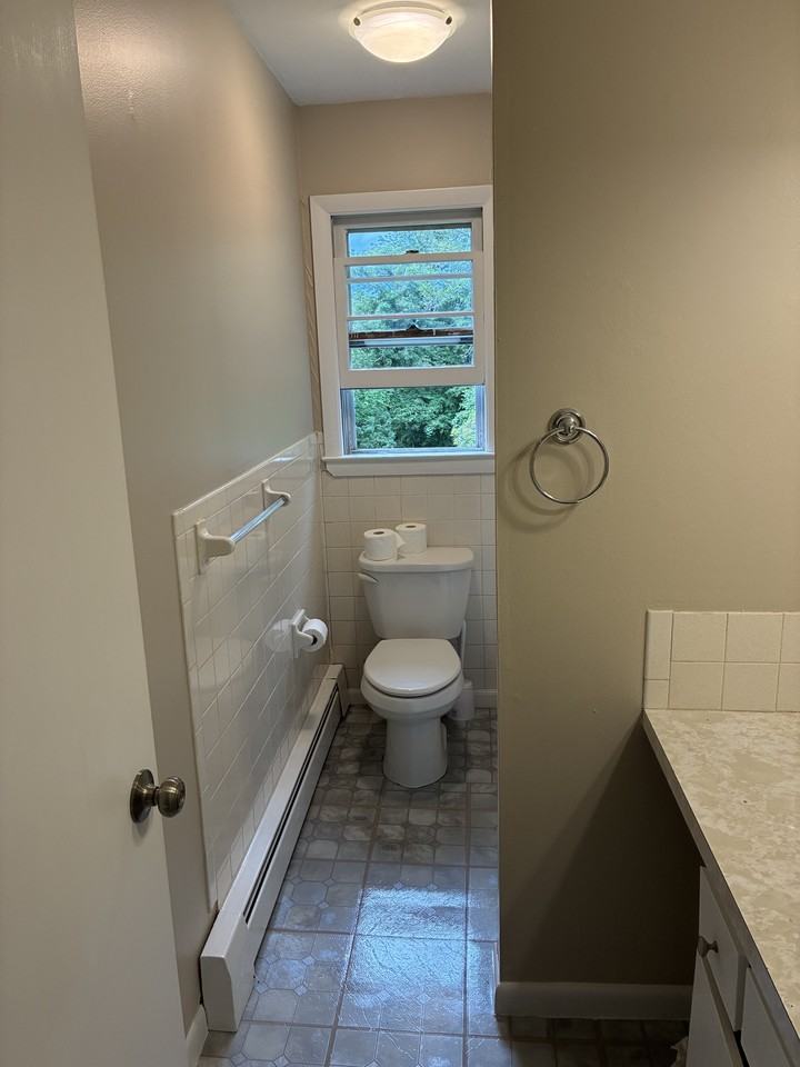 508 Plain Hill Rd #B4 - Photo 3 of 8