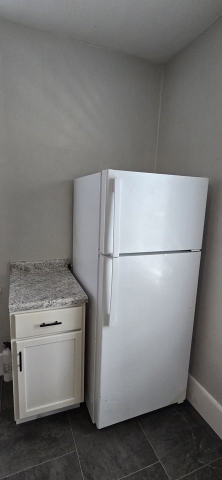 202 W Emerson St #1 - Photo 3 of 14