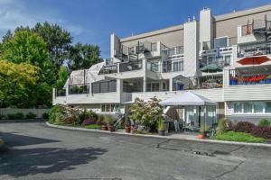 featured image of 4004 Bluebird Road #202