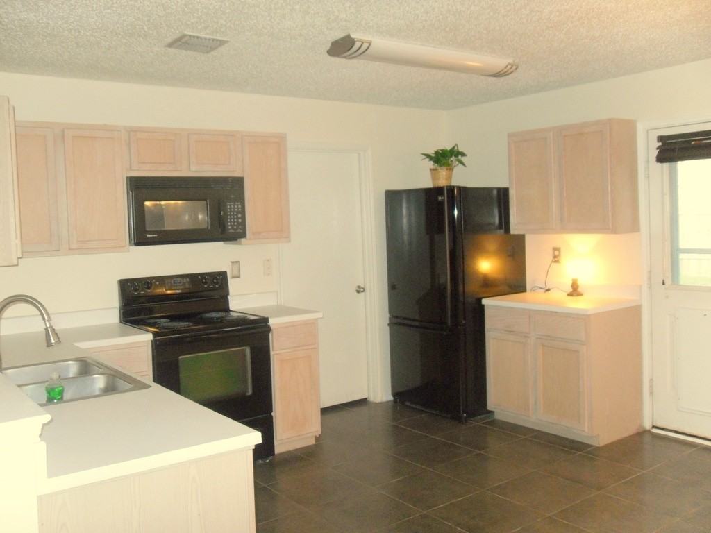 3107 Westview Dr #NA - Photo 3 of 13