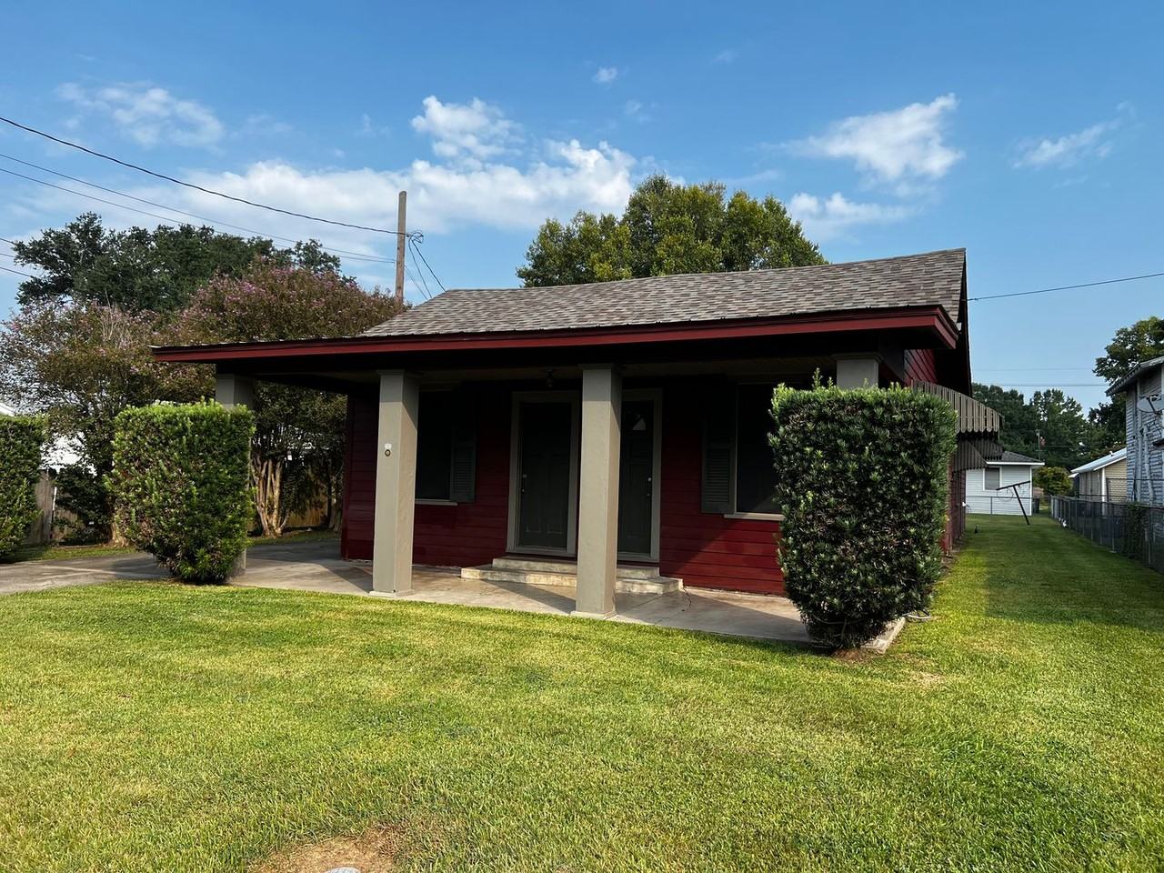 202 Saint Michael St - Photo 2 of 14