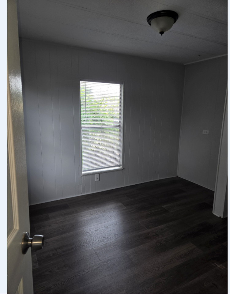 2537 Lakeview St - Photo 6 of 6