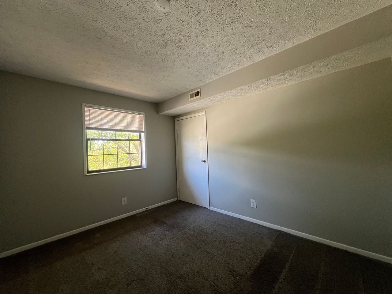 Sirena Gordon Apartments - Photo 7 of 13