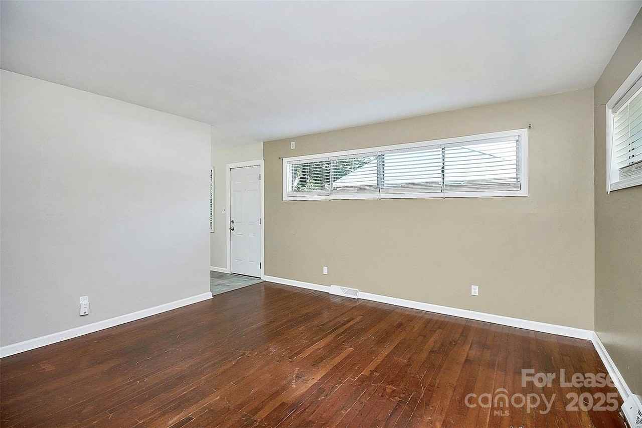 2244 English Dr - Photo 2 of 33