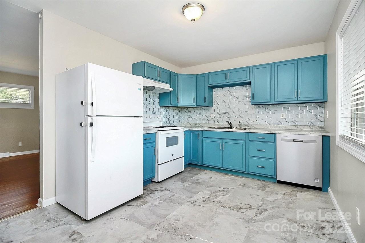 2244 English Dr - Photo 7 of 33