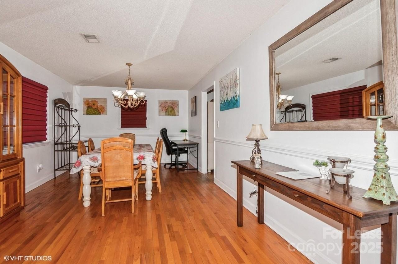 9938 Sandra Lane - Photo 5 of 36