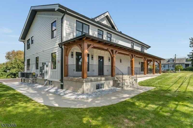 535 Saint James Ave Unit D