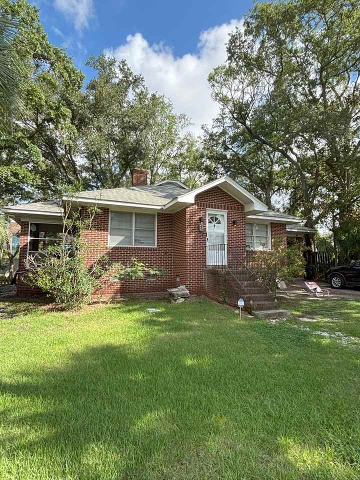 72 Montagu St - Photo 2 of 19