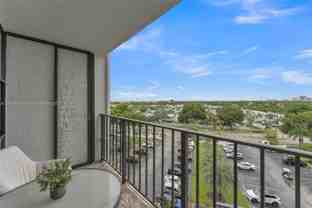 1000 Parkview Dr #723 - Photo 1 of 1