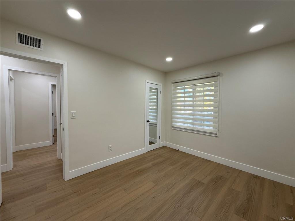 9123 Woodley Ave - Photo 2 of 8