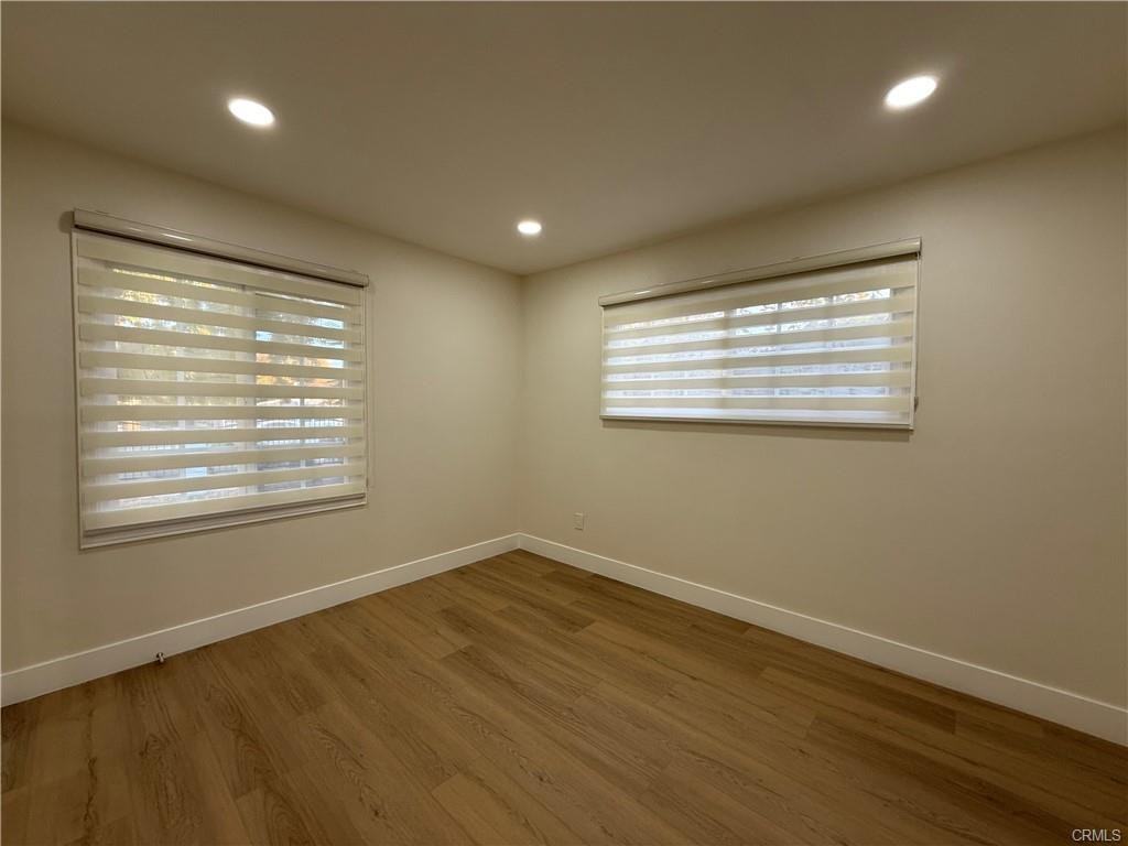 9123 Woodley Ave - Photo 3 of 8